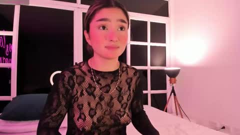 Snapshot of ariana_villada chatting on 03-07-25, 03:19 Ari online show from 03-07-25, 03:19