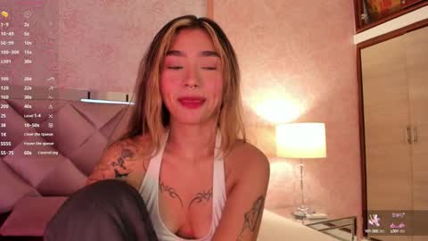 Snapshot of ariana_villada chatting on 10-07-25, 03:25 Ari online show from 10-07-25, 03:25