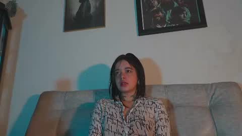 ariana_whitee online show from 06-12-26, 09:57