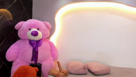 Snapshot of arianaablack chatting on 06-25-26, 12:31 Ariana online show from 06-25-26, 12:31