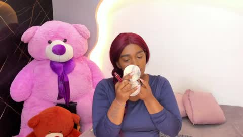 Snapshot of arianaablack chatting on 07-16-26, 12:22 Ariana online show from 07-16-26, 12:22