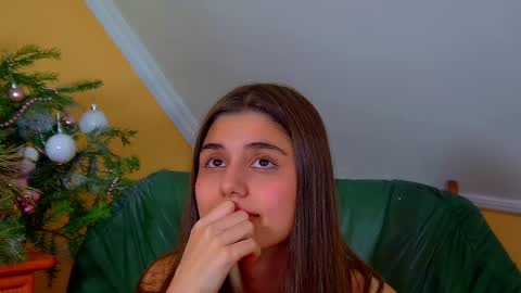 Snapshot of arianaallens chatting on 12-17-25, 06:25 Ariana online show from 12-17-25, 06:25