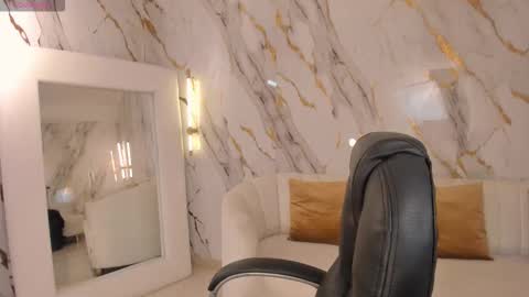 Ariana Dumont online show from 09-22-25, 11:45