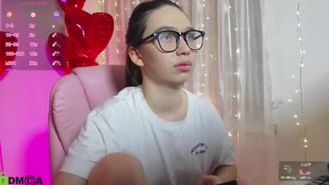 Snapshot of arianahot777 chatting on 02-19-25, 12:25 arianahot777 online show from 02-19-25, 12:25