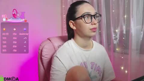 Snapshot of arianahot777 chatting on 09-14-25, 02:33 arianahot777 online show from 09-14-25, 02:33