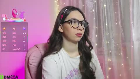 Snapshot of arianahot777 chatting on 11-11-25, 12:32 arianahot777 online show from 11-11-25, 12:32