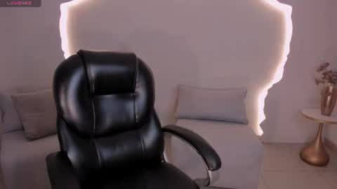 Snapshot of ariananova chatting on 07-03-26, 02:07 Your Girl online show from 07-03-26, 02:07