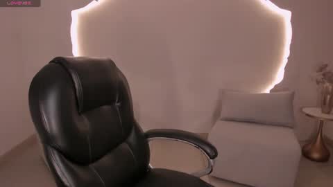 Snapshot of ariananova chatting on 07-04-26, 02:07 Your Girl online show from 07-04-26, 02:07