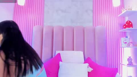 Snapshot of arianarougee chatting on 06-17-26, 04:15 ArianaRougee online show from 06-17-26, 04:15