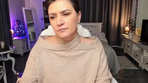 Snapshot of arianasage_ chatting on 12-14-24, 09:29 Ana online show from 12-14-24, 09:29