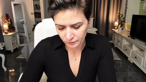 Snapshot of arianasage_ chatting on 01-04-25, 10:49 Ana online show from 01-04-25, 10:49