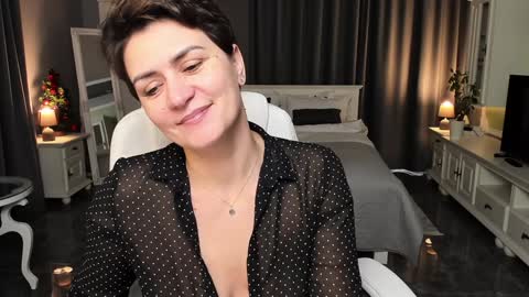 Snapshot of arianasage_ chatting on 01-08-25, 12:58 Ana online show from 01-08-25, 12:58