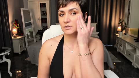 Snapshot of arianasage_ chatting on 01-09-25, 10:52 Ana online show from 01-09-25, 10:52