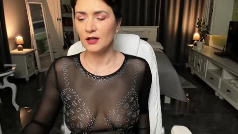 Snapshot of arianasage_ chatting on 01-27-25, 02:46 Ana online show from 01-27-25, 02:46