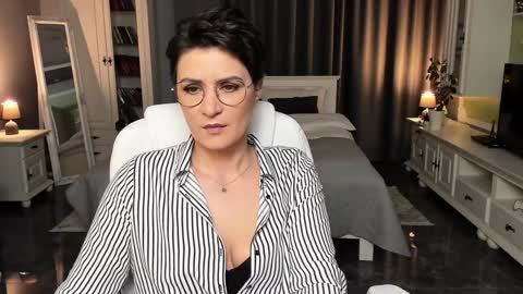 Snapshot of arianasage_ chatting on 01-28-25, 03:35 Ana online show from 01-28-25, 03:35
