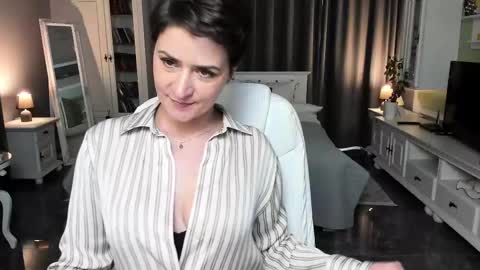 Snapshot of arianasage_ chatting on 02-11-25, 01:30 Ana online show from 02-11-25, 01:30