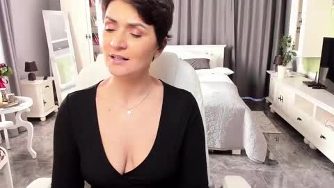 Snapshot of arianasage_ chatting on 03-06-25, 11:58 Ana online show from 03-06-25, 11:58