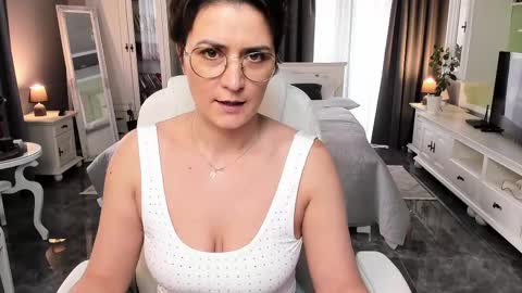 Snapshot of arianasage_ chatting on 03-12-25, 01:51 Ana online show from 03-12-25, 01:51