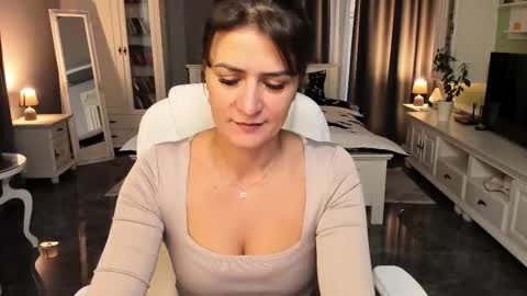 Snapshot of arianasage_ chatting on 10-03-25, 01:41 Ana online show from 10-03-25, 01:41