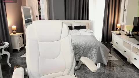 Ana online show from 04-29-26, 01:04