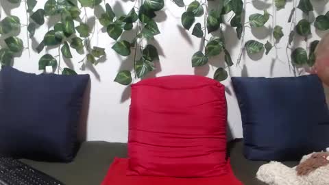 Snapshot of arianasanz1 chatting on 02-05-25, 12:49 arianasanz1 online show from 02-05-25, 12:49