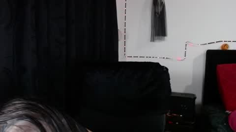 Snapshot of arianauwu666 chatting on 10-05-25, 12:31 help me 100 hands up my OF is Free online show from 10-05-25, 12:31