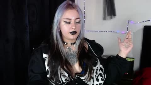 Snapshot of arianauwu666 chatting on 11-25-25, 09:48 help me 100 hands up my OF is Free online show from 11-25-25, 09:48