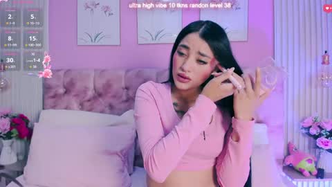 Snapshot of arianawest_ chatting on 05-11-26, 12:33 arianawest_ online show from 05-11-26, 12:33