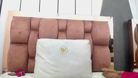 Snapshot of arianna_pearl chatting on 09-18-25, 12:18 arianna pearl online show from 09-18-25, 12:18