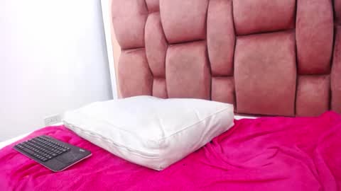 Snapshot of arianna_pearl chatting on 10-11-25, 01:53 arianna pearl online show from 10-11-25, 01:53