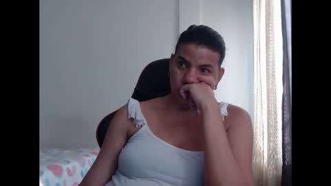 ariannaloovel online show from 01-20-25, 08:29