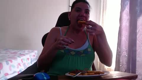 Snapshot of ariannaloovel chatting on 09-29-25, 06:24 ariannaloovel online show from 09-29-25, 06:24