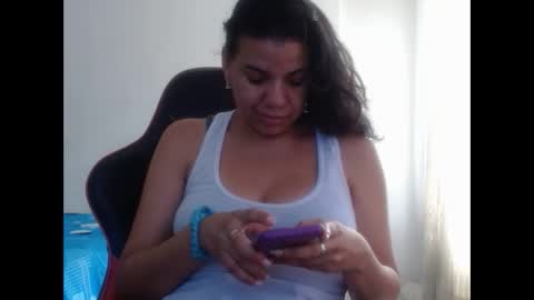 Snapshot of ariannaloovel chatting on 11-21-25, 06:06 ariannaloovel online show from 11-21-25, 06:06