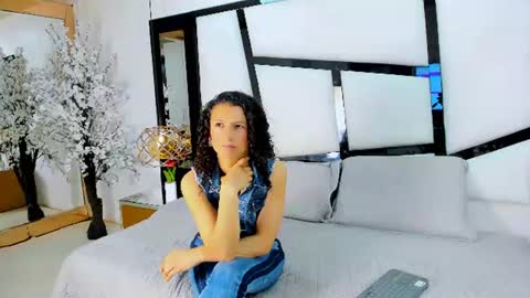 ariannarussell1 online show from 07-23-26, 03:54