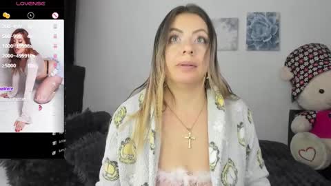 ariannawil online show from 01-10-26, 11:42