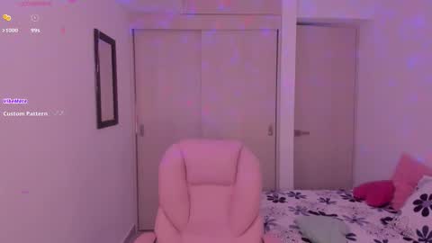 Snapshot of ariannna08_ chatting on 03-05-26, 07:37 ariannna08_ online show from 03-05-26, 07:37