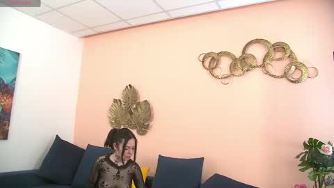 aria noir online show from 04-22-26, 07:33