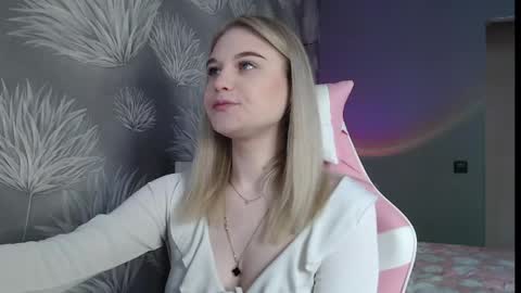 ariavelvets online show from 05-11-26, 10:43