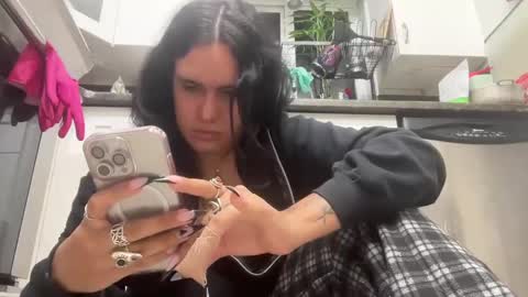 Aria online show from 03-04-25, 04:17