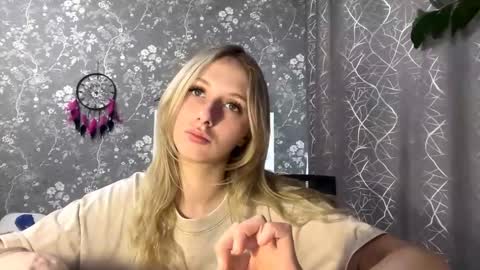 Alice online show from 04-25-26, 01:41