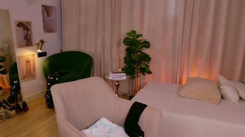 Ari online show from 06-22-26, 05:37