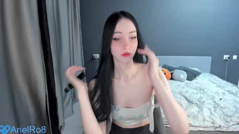 Snapshot of ariel_rouse chatting on 10-29-25, 06:42 Ariel online show from 10-29-25, 06:42