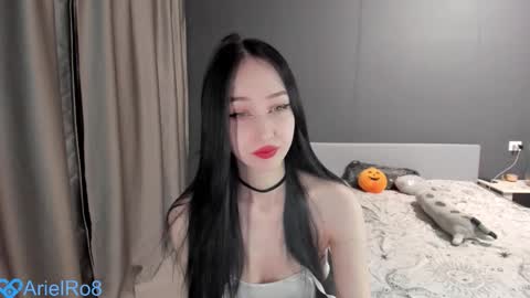 Snapshot of ariel_rouse chatting on 11-28-25, 05:37 Ariel online show from 11-28-25, 05:37