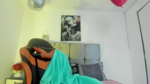 Snapshot of ariel_wish chatting on 05-11-26, 01:06 ariel_wish online show from 05-11-26, 01:06
