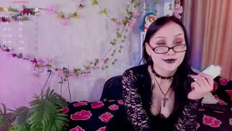 Snapshot of ariellemckoon chatting on 03-16-26, 05:44 Dee online show from 03-16-26, 05:44