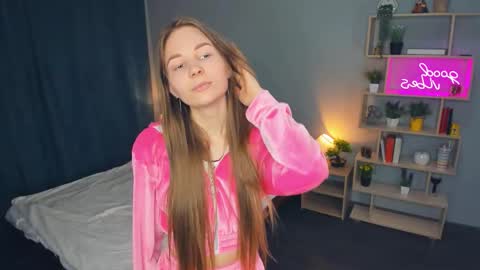 Snapshot of arielshaggy chatting on 03-24-26, 07:52 Ariel online show from 03-24-26, 07:52