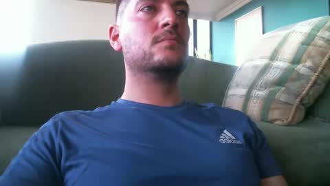 Snapshot of arielsinho chatting on 01-28-25, 10:45 Anon online show from 01-28-25, 10:45