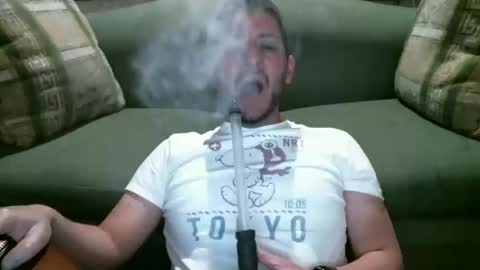 Snapshot of arielsinho chatting on 02-19-25, 04:44 Anon online show from 02-19-25, 04:44