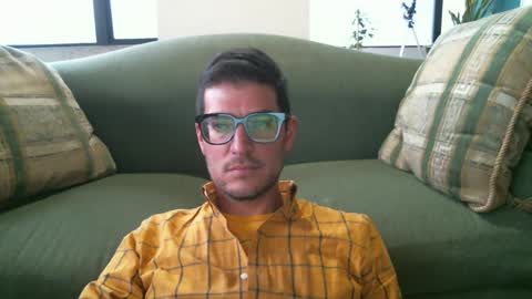 Snapshot of arielsinho chatting on 09-19-25, 10:43 Anon online show from 09-19-25, 10:43