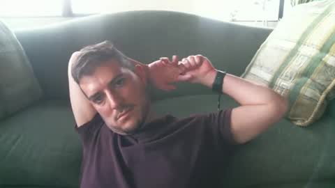 Snapshot of arielsinho chatting on 10-20-25, 10:21 Anon online show from 10-20-25, 10:21